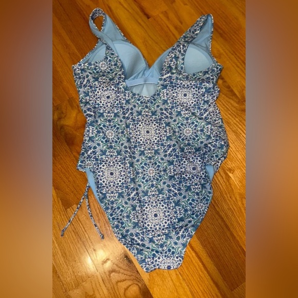 Primark Blue Floral One Piece Swimsuit - Picture 2 of 2